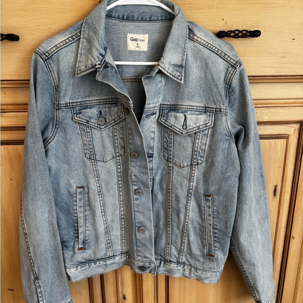 GAP Women's Classic Denim Jacket - Light Blue